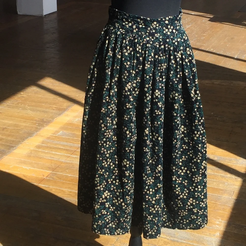 Black Green Red Cream Vintage Floral Corduroy Skirt - Picture 2 of 7